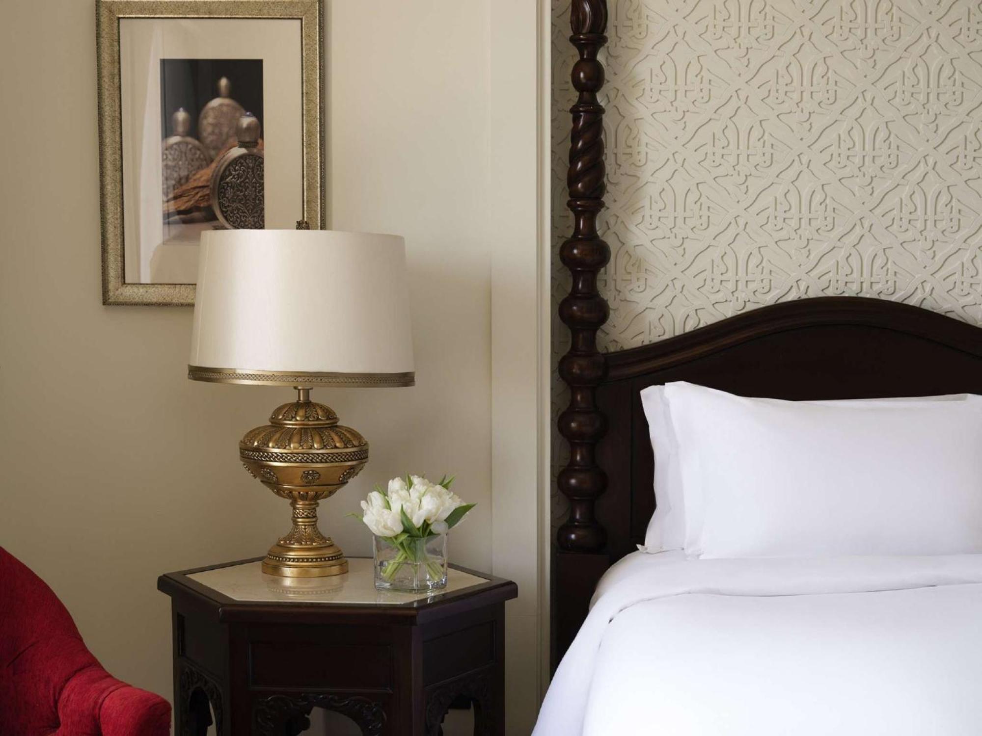 Sofitel Bahrain Zallaq Thalassa Sea & Spa Manamah Buitenkant foto A bedroom at the hotel